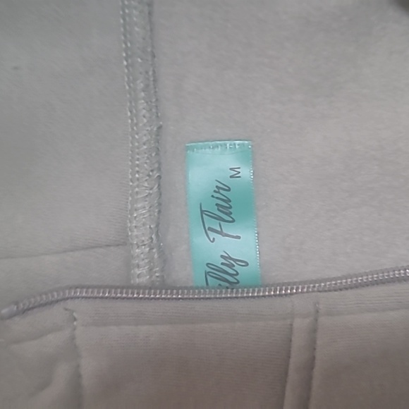 Crop 1/4 zip - Picture 4 of 5